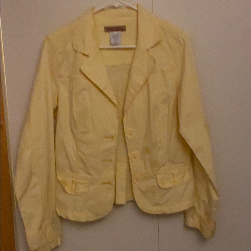 Yellow blazer